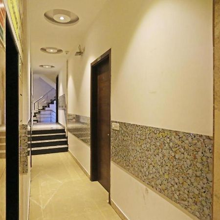 Hotel Urban Luxury Нью-Дели Экстерьер фото