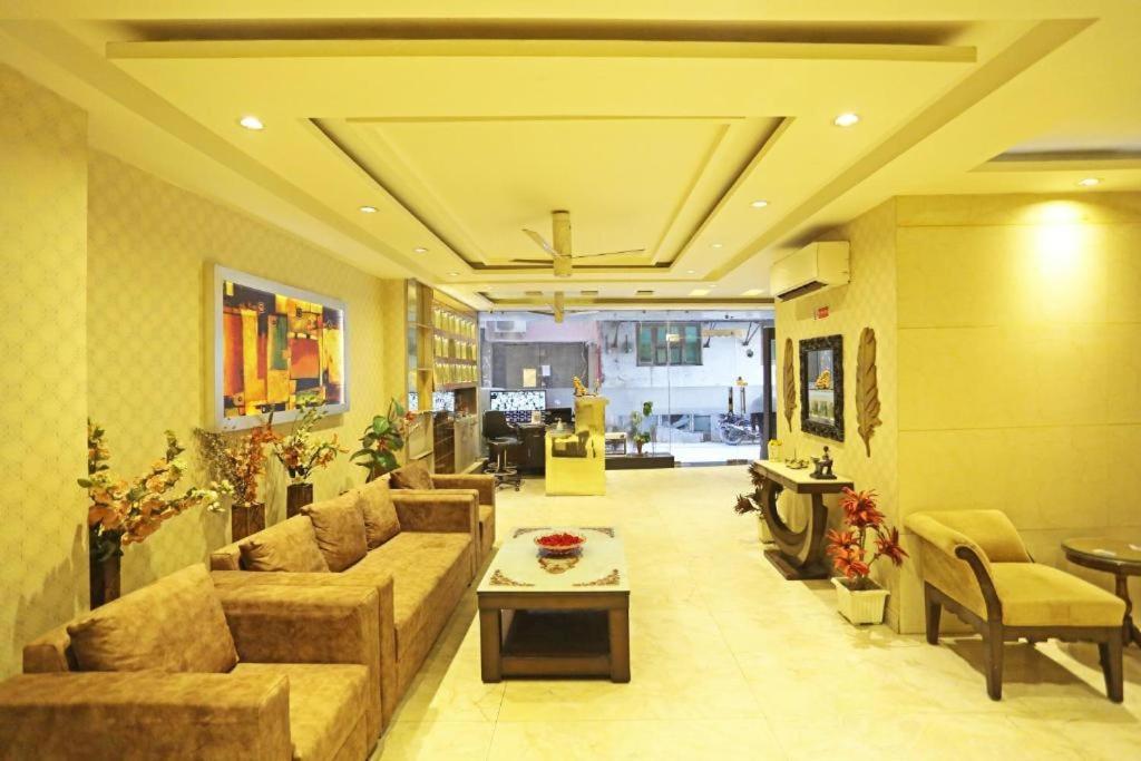 Hotel Urban Luxury Нью-Дели Экстерьер фото